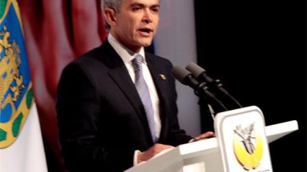 Miguel Ángel Mancera destacó que para él, "mandatario no es el que manda, si no el que cumple el mandato de la gente"