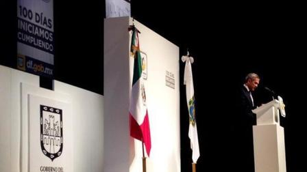 "Hoy reitero la invitación abierta al debate y al análisis responsable para la Reforma Política", dijo el mandatario capitalino durante su mensaje por los 100 días de gobierno.