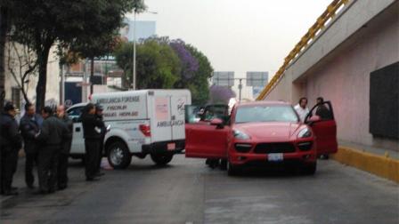 El conductor de la camioneta resultó lesionado.