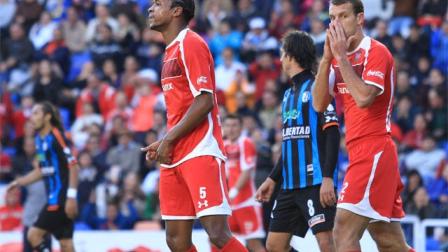 Novaretti hizo un autgol con el que Querétaro se llevó la victoria (Mexsport)