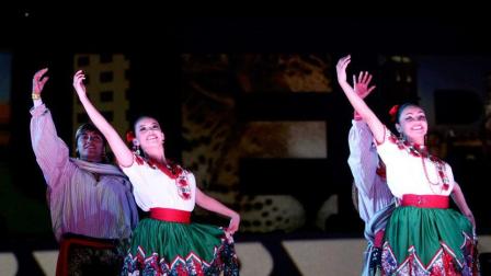 @TurismoenPuebla Espectáculo de bienvenida a los asistentes al #TianguisTurístico