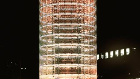 Nada más conocer la noticia, Toyo Ito ha declarado que "la arquitectura está limitada por diversas cuestiones sociales.
