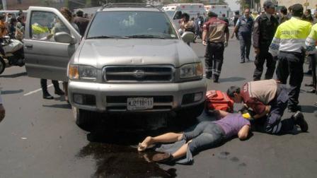 La conductora de la camioneta fue puesta a disposición de las autoridades y trasladada al Ministerio Público