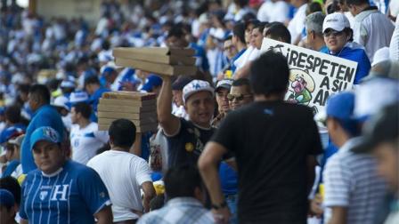 Y poco a poco se llena el Olímpico (Mexsport)