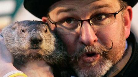 El fiscal del condado de Butler County, Mike Gmoser, considera que el dictamen erróneo que pronosticó el pasado 2 de febrero la célebre marmota Phil en la localidad de Punxsutawney (Pensilvania) es un delito sin clasificar "contra la paz y la dignidad del estado de Ohio"