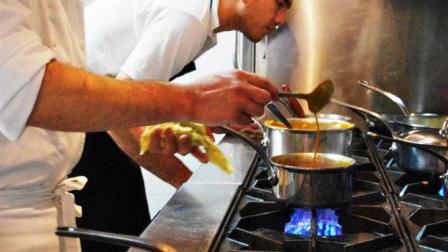 El esfuerzo realizado en la cocina se disfruta al saborear sus platillos. Foto Facebook.