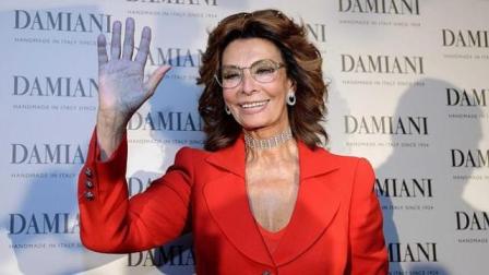Sofia Loren Nombre real: Sofia Villani Scicolone. Edad: 78 años. Puesto en el ránking: #2. Profesión: Actriz. Estado civil: Viuda. Conquistas: Carlo Ponti, Cary Grant y Marcello Mastroianni. Honores: Es considerada como uno de los mitos del séptimo arte. En 1999, el American Film Institute la nombró una de las intérpretes más importantes de todos los tiempos y una de las últimas leyendas supervivientes del cine clásico de Hollywood.