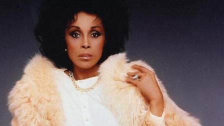 Diahann Carroll Nombre real: Carol Diahan Johnson. Edad: 78 años. Puesto en el ránking: #3. Profesión: Actriz y cantante. Estado civil: Divorciada varias veces. Conquistas: Monte Kay, Fred Glusman, David Frost, Robert DeLeon y Vic Damone. Honores: Fue pionera en su época interpretando personajes de raza negra en papeles protagonistas. Ganó enorme popularidad con el papel de Dominique Deveraux en la exitosa telenovela «Dinastía».