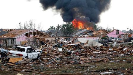 El tornado devastó un área de aproximadamente 15 kilómetros de diámetro (AP)