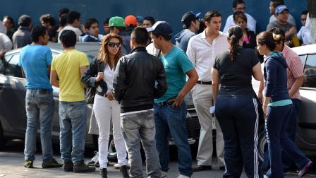 La pasión se ha desbordado, ya que algunos seguidores han dormido fuera del Estadio Azul. Foto Mexsport