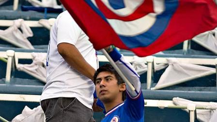 La afición celeste ondea con orgullo la bandera de Cruz Azul (Mexsport)