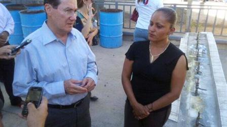 Jovita, junto al secretario de Educación en Sonora, José Luis Ibarra Mendívil