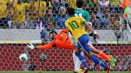 Con un golazo de Neymar, Brasil está al frente en el marcador (Reuters)