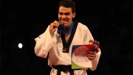 El mexicano se coronó campeón en la categoría de -74 kilogramos (Conade)