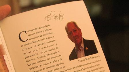El autor del libro, Eudoxio Mora Torreblanca.