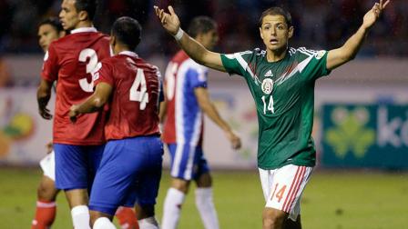 "Chicharito" ha desperdiciado las oportunidades que ha tenido (AP)