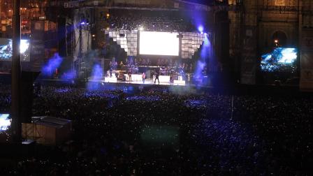 Marco Antonio Solís 'El Buki' se presentó en concierto en la plancha del Zócalo capitalino para conmemorar el inicio de la Revolución Mexicana. (Notimex)