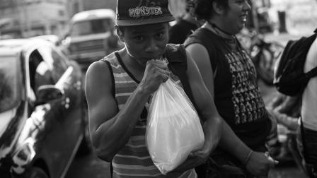 La principal zona de consumo y producción es la antigua región de los Llanos de Apan, o Altiplano hidalguense, donde surgió la charrería. En México El Pulque se le considera junto con el tequila y el Sotol como bebida nacional.