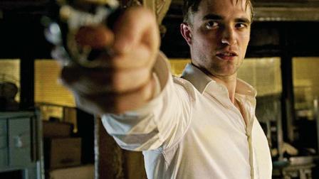 El británico Robert Pattinson, protagonista de la saga 'Twilight' (Crepúsculo), tampoco huele nada bien porque no se baña y su aroma es su peor recuerdo. (Especial)