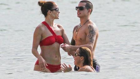 El desdén con el que 'JLo', como también se le conoce, habría empezado a tratar a su pareja no solo se debería a los devastadores efectos de la monotonía sentimental, sino también a la estrecha amistad que ha surgido con el también bailarín Maksim Chmerkovskiy -famoso por su participación en el programa 'Dancing With The Stars'. (Especial)