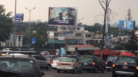 Capitalinos protestan contra modificaciones al Hoy No Circula. 