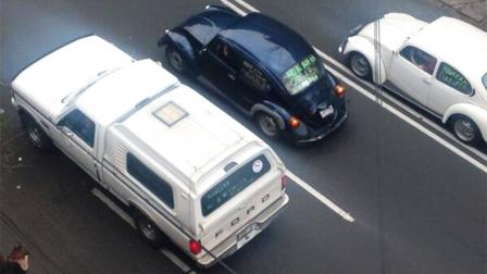 Los quejosos avanzaron por Paseo de la Reforma en dirección al Zócalo. Foto: @divercity_mx 