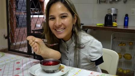 Meneghel Carolina Tanaka, demuestra el amor por su vida (Foto: Fernanda Zanetti/G1)