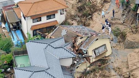La cifra de víctimas de deslaves provocados por intensas lluvias en las afueras de la ciudad de Hiroshima asciende a 39 muertos y 51 desaparecidos, informó el jueves la policía japonesa. Mientras tanto seguían las tareas de búsqueda y rescate en el área devastada.