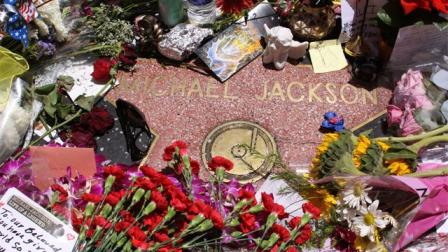 Michael Jackson falleció el 25 de junio del 2009 en su mansión de North Carolwood Drive en Los Ángeles. (Especial)