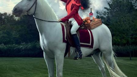 Abril con la vista puesta en Eva Green y el sabor de Campari. (Campari)