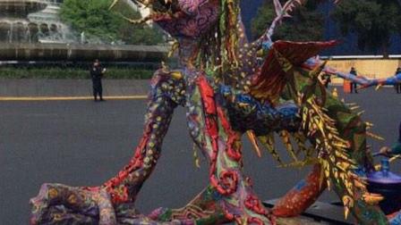 Como parte del Octavo Desfile de Alebrijes, coloridas figuras desfilaron por calles de las colonias Juárez y Roma. Foto @ManceraMiguelMX