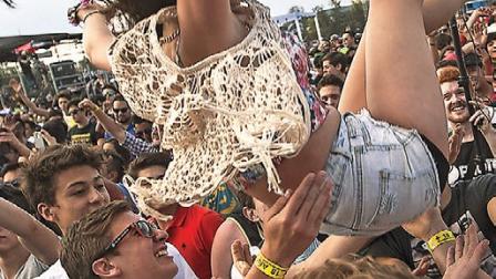 Pese al intenso calor — 24 grados centígrados— que se dejó sentir en la jornada inaugural, el ánimo de los asistentes al EDC estuvo por las alturas.