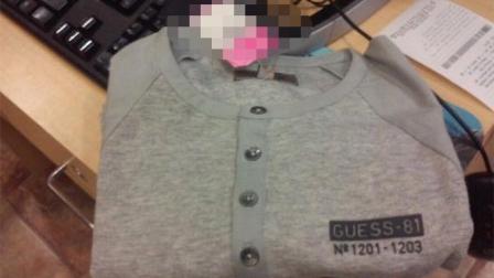 Un sujeto fue detectado cuando pretendía llevarse una playera con valor a 700 pesos. 