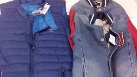 Se detuvo a un sujeto que intentó robar más de 21 mil pesos en ropa en un establecimiento en Coyoacán. 