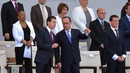 Enrique Peña Nieto con su homólogo francés François Hollande