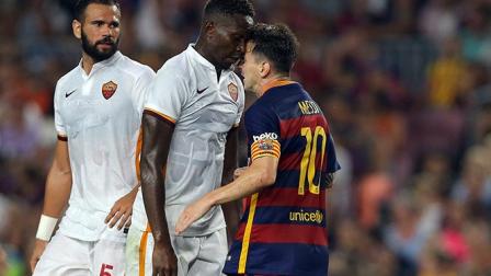 Messi se enfada y da cabezazo en partido amistoso (AP)