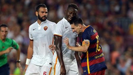 Messi se enfada y da cabezazo en partido amistoso (AP)
