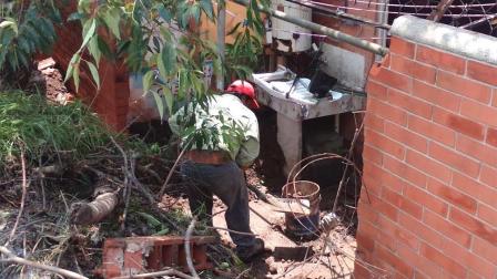 Los padres de los alumnos señalan que no enviarán a sus hijos hasta que no existan riesgos en el plantel.