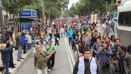 La marcha a la altura de la Diana Cazadora de la Ciudad de México.