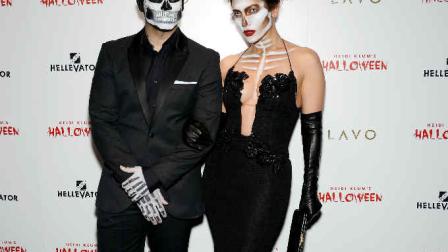 Jennifer Lopez y Casper Smart / AP