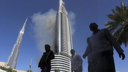 Hasta medianoche de este viernes el fuego y los gases no se han extinguido por completo. Foto: Cortesía del gobierno de Dubai