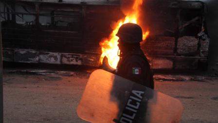 El operativo era para liberar la carretera, pero el escenario cambió, detalló el comisionado de la Policía Federal; hay 6 muertos 