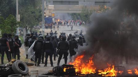 El operativo era para liberar la carretera, pero el escenario cambió, detalló el comisionado de la Policía Federal; hay 6 muertos 