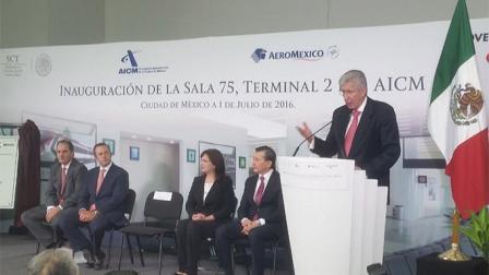 El secretario de Comunicaciones adelantó que alrededor de 20 mil pasajeros y usuarios contarán con conexión a Internet de forma simultánea. Foto: SCT