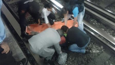 La mujer tropezó y cayó accidentalmente a las vías de la estación Balderas del Metro.