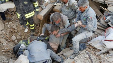 Hasta el momento no se cuenta con reportes de mexicanos afectados por el terremoto en el centro de Italia. Foto Reuters