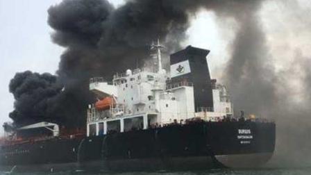 El buque Burgos transporta 81 mil barriles de diésel, 7 mil de gasolina magna y 16 mil de gasolina combinada.