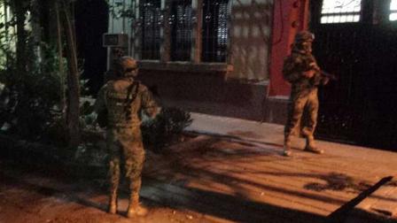 Elementos de la PGR y de otras instancias federales realizaron los cateos en domicilios relacionados con Javier Duarte: Foto: Carlos Arteaga