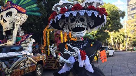 Calaveras Gigantes desfilarán este sábado al estilo "James Bond" en la cinta "007: Spectre". Foto: Jorge González