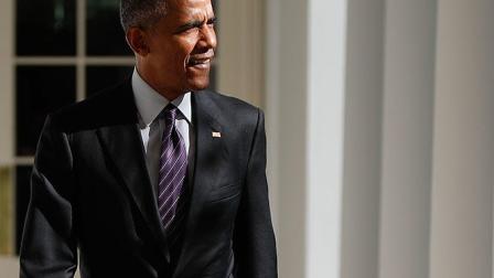 Obama acudió a jugar basquetbol a una cancha cercana y después atendió varios asuntos en la Casa Blanca. (Foto: AP)